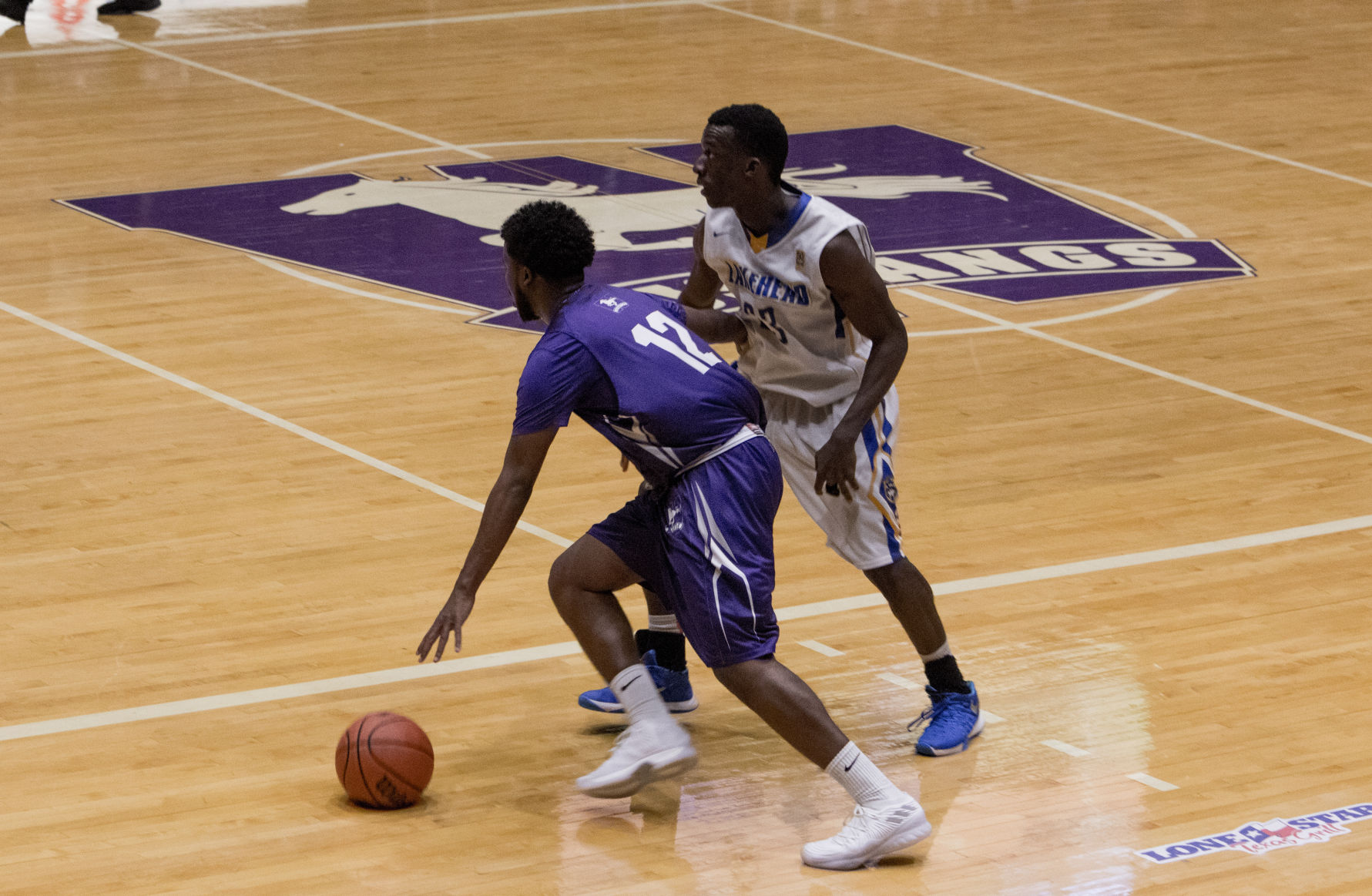 Men's basketball vs. Lakehead 6
